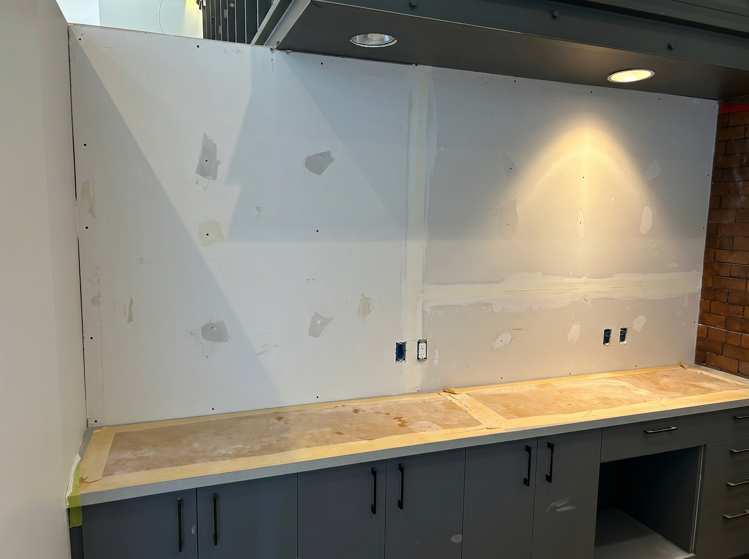 Before, /__l5e/assets-v1/31139f32-a816-4505-8f54-9d36da32e0b0/dentist-reception-calgary-before.jpg